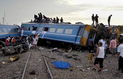 Kongo: U iskakanju vlaka poginulo najmanje 50 ljudi