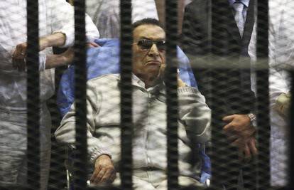 Nezgoda u Kairu: Mubarak je pao u bolnici i slomio nogu