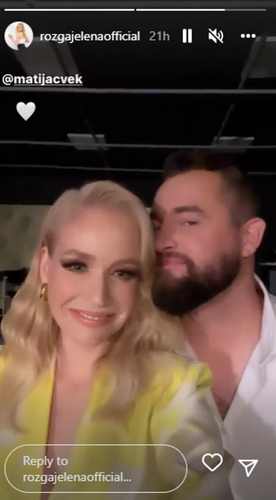 Cvek u videu poljubio Rozgu: 'Kad predivna Jelena kaže dođi, ti dođeš i grliš je dok možeš'