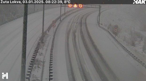 FOTO Ni slučajno na put bez zimske opreme: Pada gust snijeg, kolnici su mokri i skliski