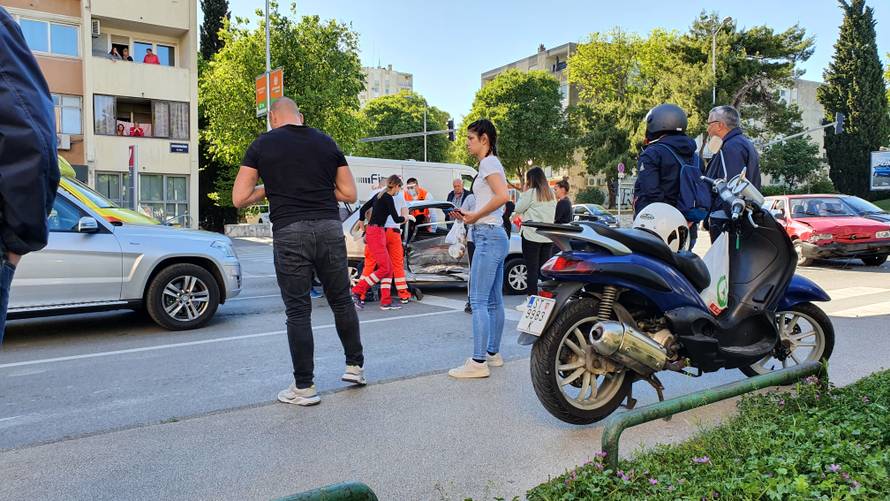 Teški sudar u Splitu: 'Cura je krvarila, pokušali su je izvući'