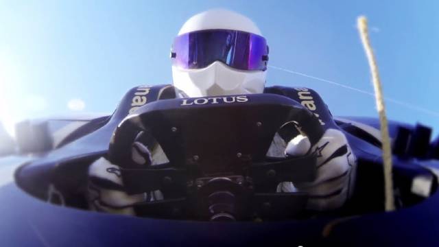 Za reklamu: Stig iz Top Geara skočio bungie s - bolidom F1