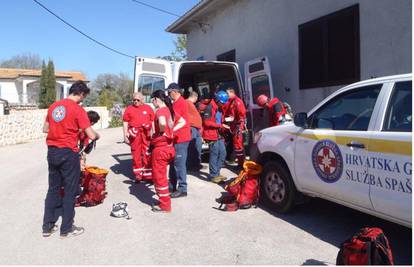 Izgubili se na Velebitu: Dvoje planinara spašavao je HGSS