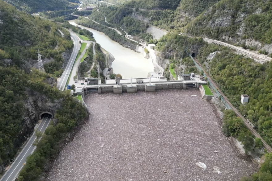 Dolini Neretve prijeti veliko zagađenje, gomila smeća putuje rijekom nakon katastrofe u Jablanici