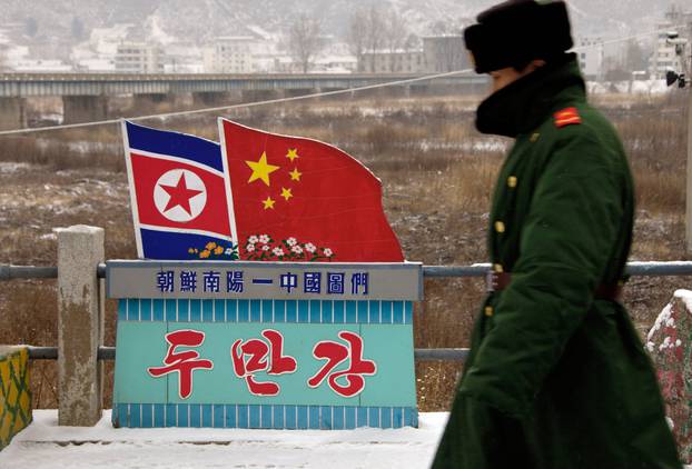 China DPRK border 28 Nov 2006