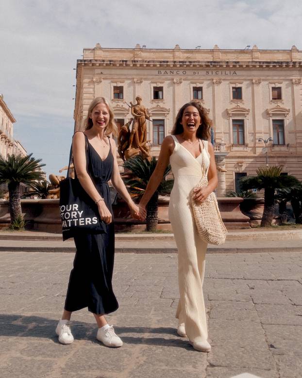 FOTO Lijepa Chelsea očarala je milijune fantastičnim fotkama sa svojih putovanja