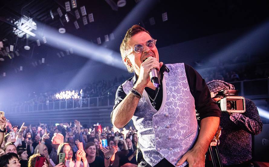 Gibonni oduševio slavljeničkim koncertom u Areni Varaždin