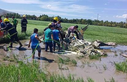 Srušio se trenažni avion na Filipinima, poginula dva pilota