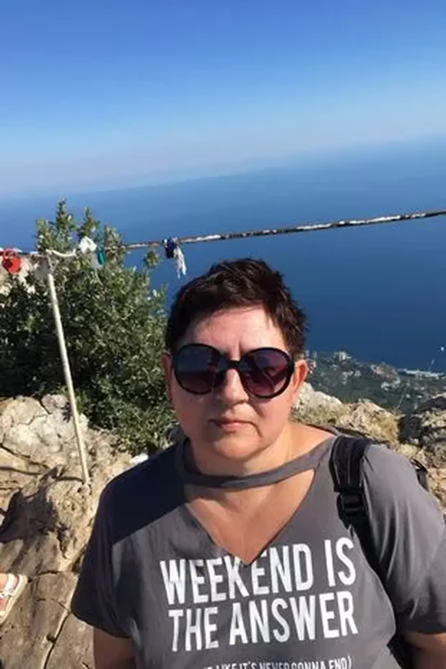 ISIL objavio uznemirujući video, među ubijenima i bivša misica. Profesoricu povijesti ubili prvu