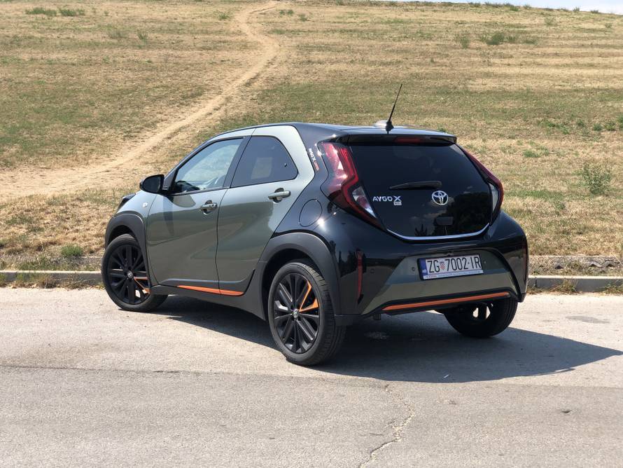 Toyota Aygo X: Zahvalan i vrlo jednostavan mali gradski auto koji je crossover samo izgledom