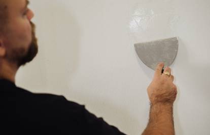 Kako zakrpati rupe u zidovima?