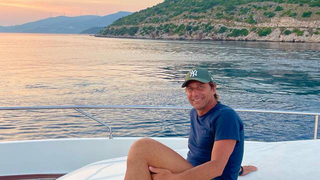 Još jedna nogometna zvijezda u Hrvatskoj: Antonio Conte uživa na jahti, dobio tisuće 'lajkova'