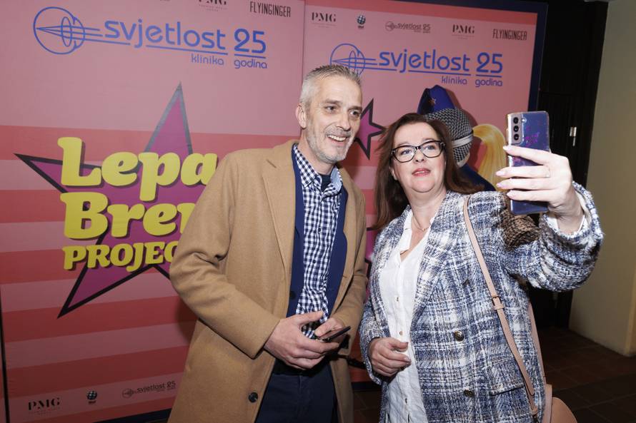 Brojni gledatelji stigli na predstavu Lepa Brena Project u Splitu