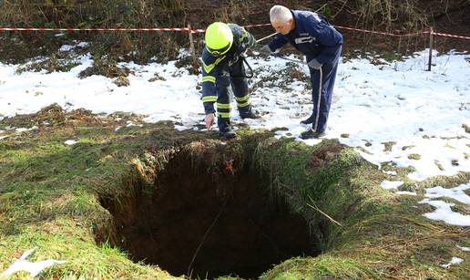 U mjestu Bukovlje otvorila se velika rupa dubine 17 metara