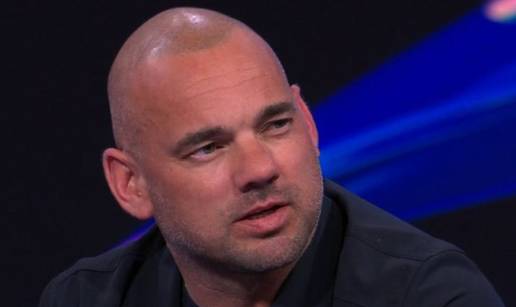 Sneijder: Utakmicu Arsenala i Atletica trebalo je prekinuti u 35. minuti i igra&ccaron;e poslati ku&cacute;i