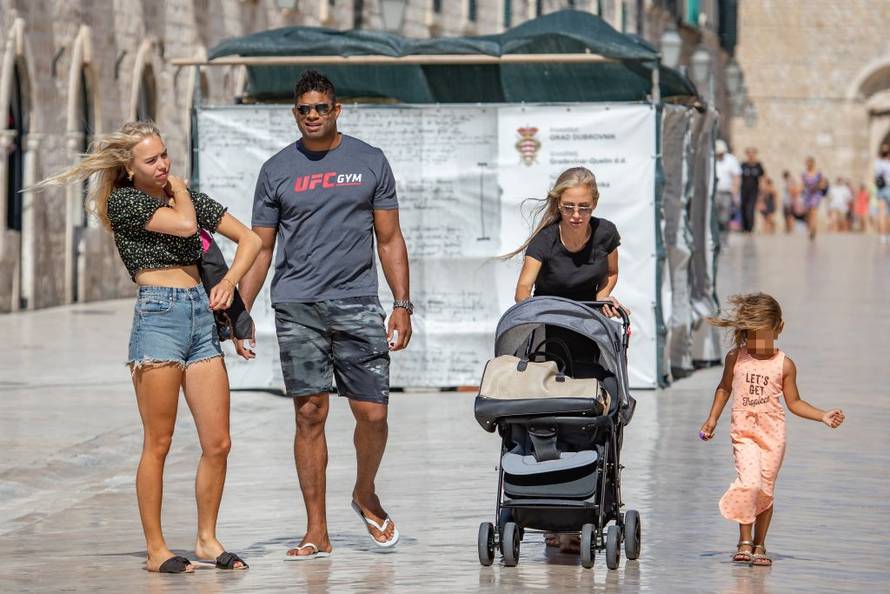 Zaljubljena u Overeema i - Split: Ona je bivši model i plesačica, s borcem ima dvije predivne kćeri