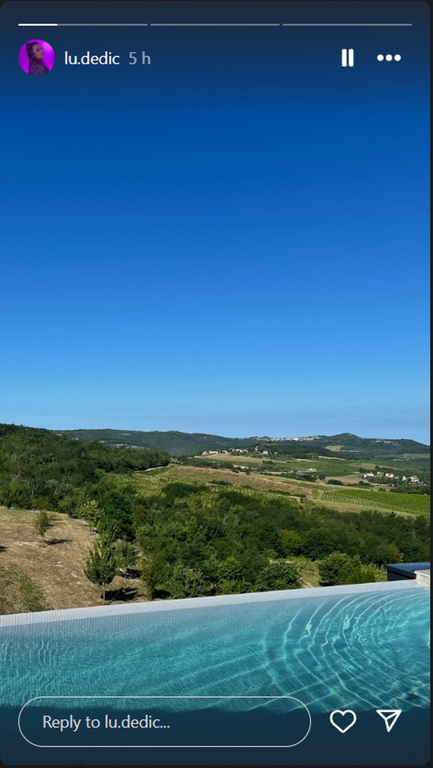 FOTO Lu Dedić se nakon gubitka oca i teškog životnog perioda opušta uz sunce i bazen