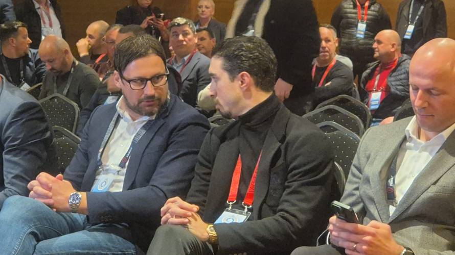 Slijede novi izbori jer Sinovčić i Buljat imaju isti broj glasova. Jedan član zaokružio za obojicu