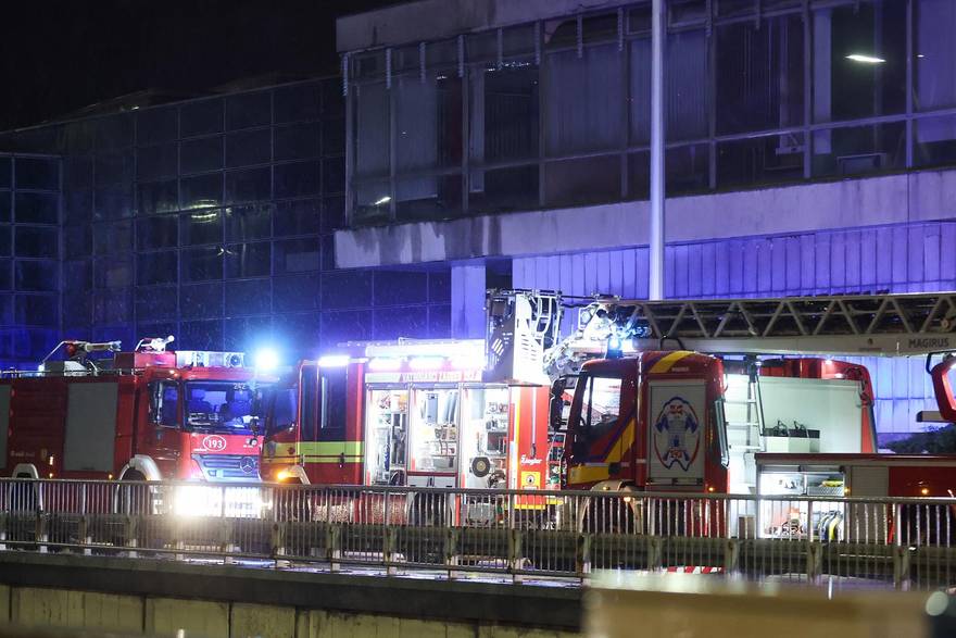 Gori vrh zgrade Vjesnika