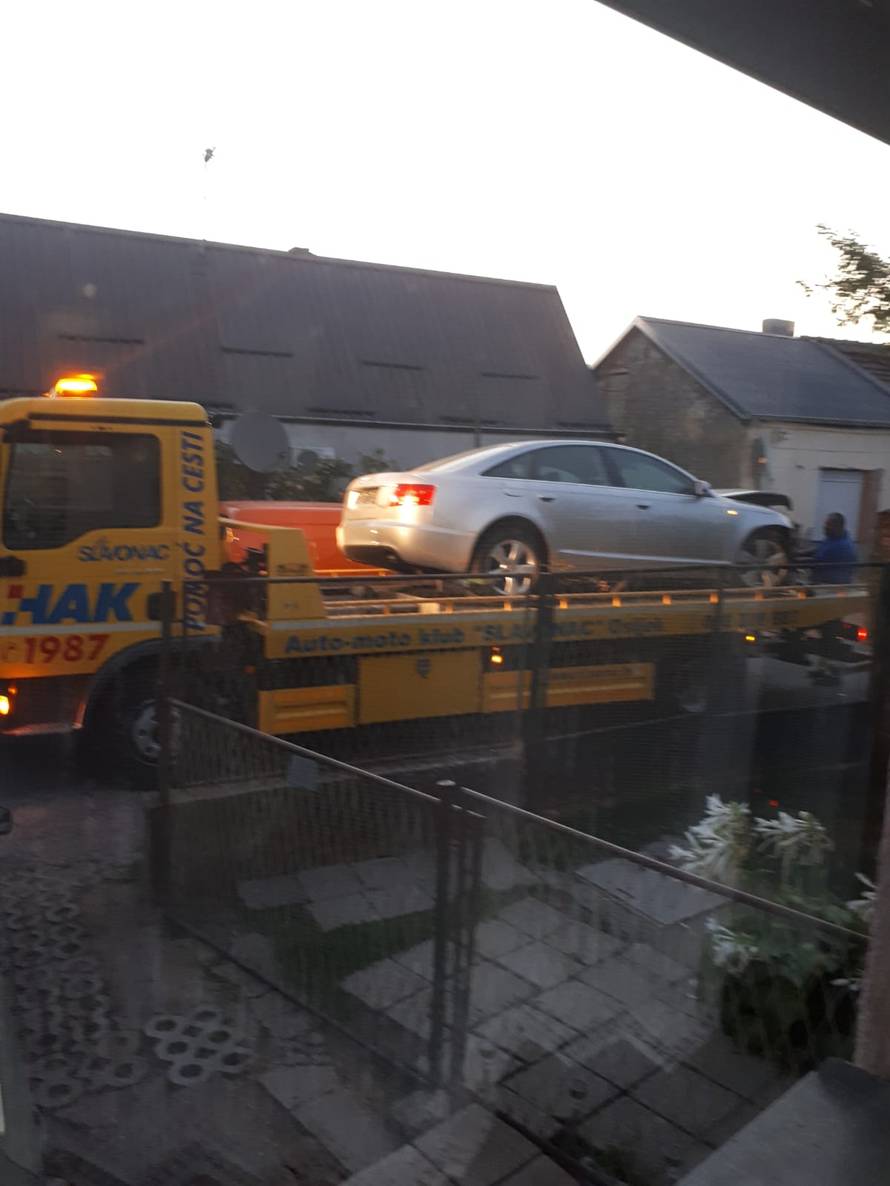 Mladić (18) pijan pokupio dva auta  pa se zabili u kuću: 'Sve se streslo, mislili smo da je potres'