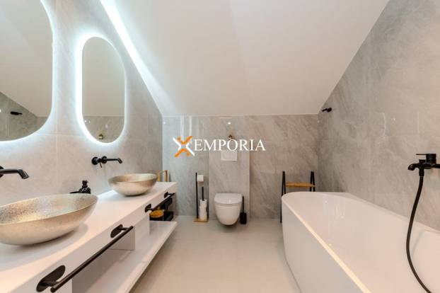 FOTO Mjesto za savršen bijeg: Svi žele ovu vilu na Ugljanu s predivnim pogledom na Zadar