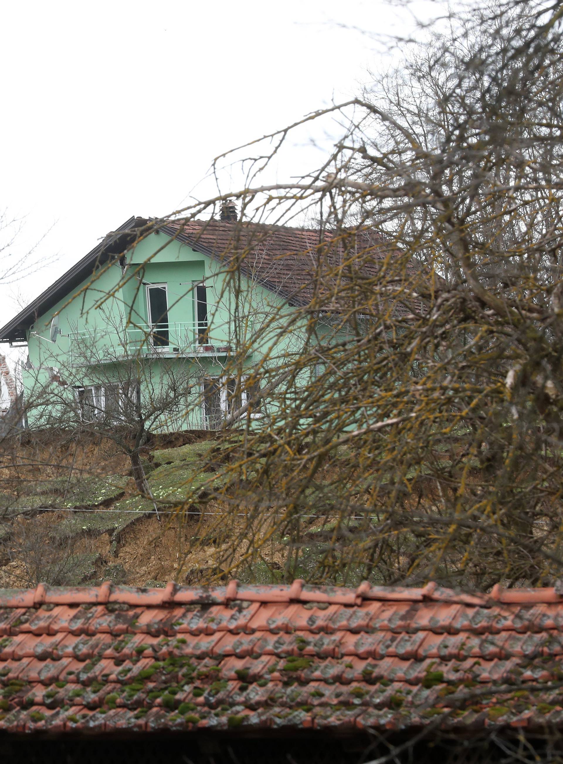 'Kuća se počela rušiti. Zaletio sam se i skočio s prvog kata...'