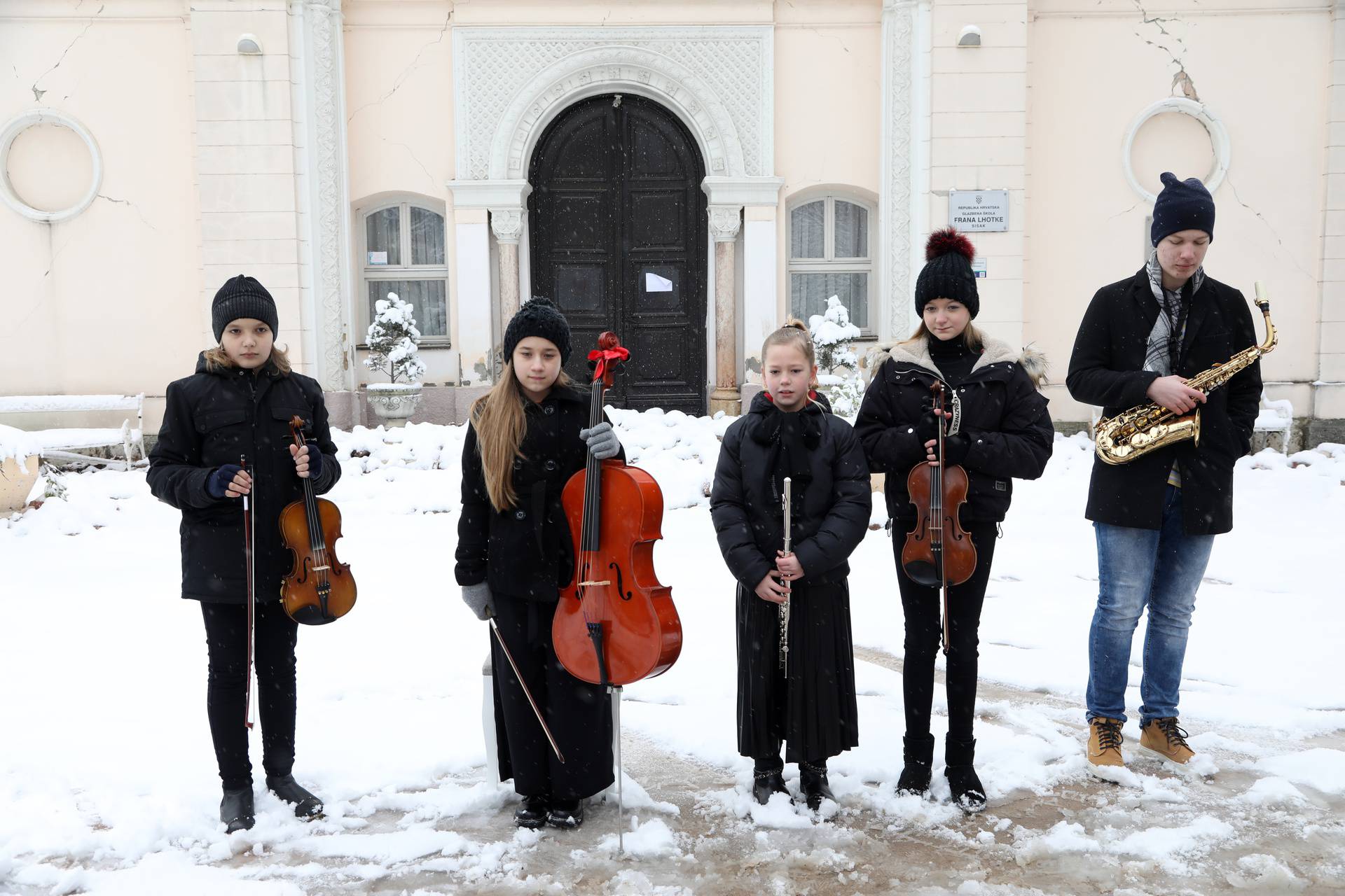 Sisak: Učenici održali koncert kako bi skupili novce za popravak Muzičke škole