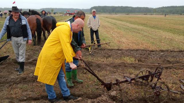 Raspisuje se 30-ak natječaja za projekte ruralnog razvoja