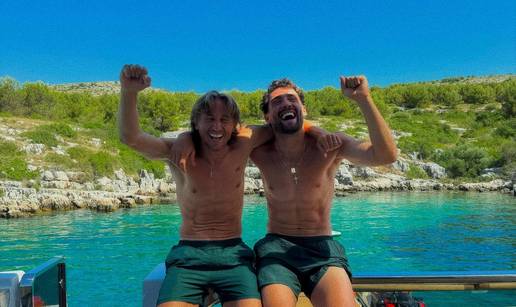 FOTO Kovačić uživao na jahti s Modrićem, evo kako je proveo ljeto na jadranskoj obali