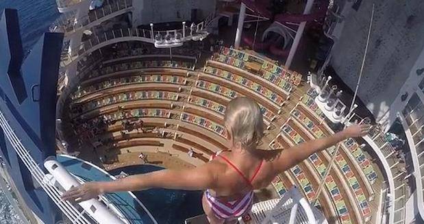 Skočila u bazen sa 17 metara visoke platforme usred oceana