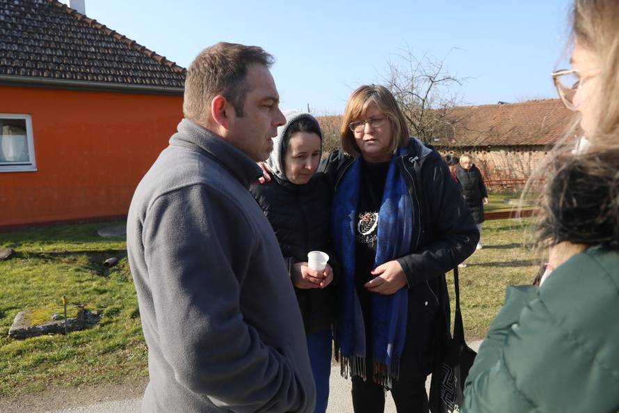 U Novoselcu izbio požar na objektu u kojem se nalazi osam stanova