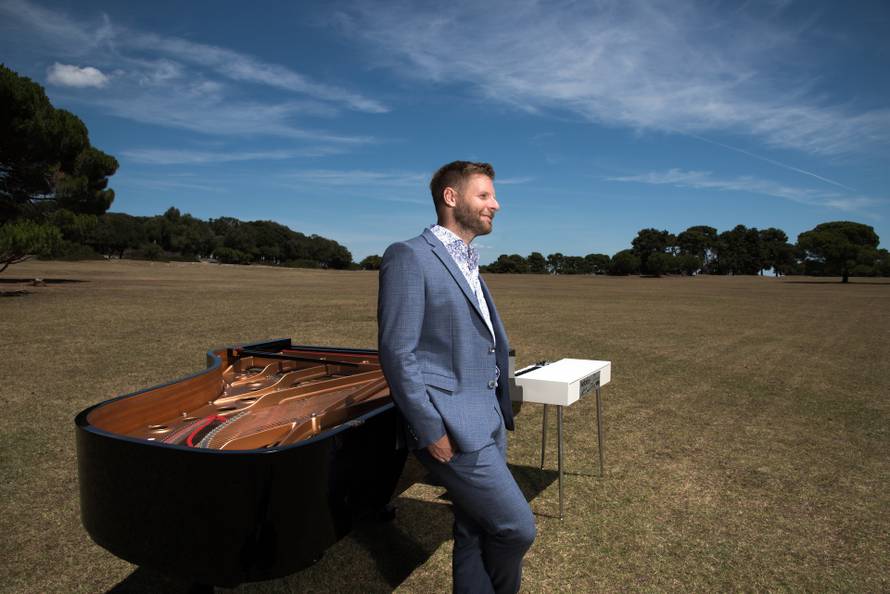 Zvjezdan Ružić je imao koncert u uvali Verige na Brijunima...