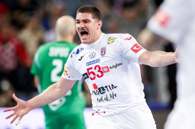 FOTO Glavaš brčićima zaludio žene. Pogledajte kako bi Dule i ostali izgledali da ih imaju!