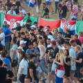 Mladić traži djevojku, sjedila mu je na ramenima na koncertu Thompsona: Ako se prepoznaš...