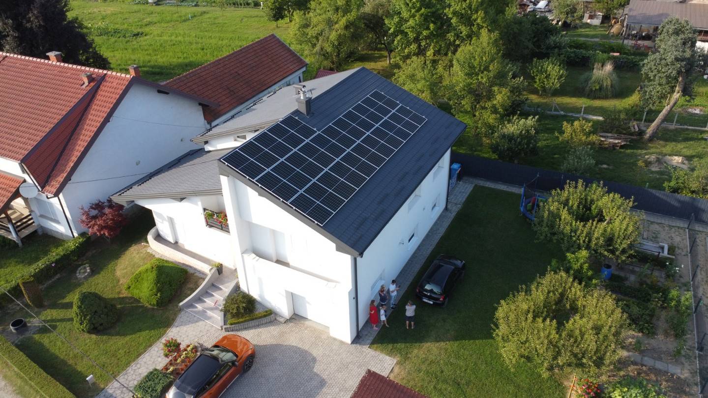 Uz solarne elektrane EMSO e-mobility solutionsa smanjite račune za struju i grijanje