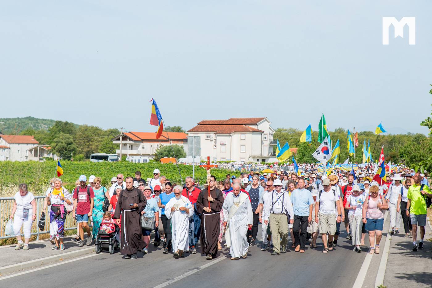 Tisuće ljudi iz cijeloga svijeta u Međugorju je molilo za mir, posebno su brojni bili Ukrajinci