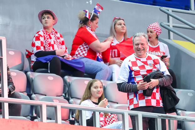 Zagreb: Navijači na susretu Hrvatske i Mađarske na IHF Svjetskom rukometnom prvenstvu 2025.