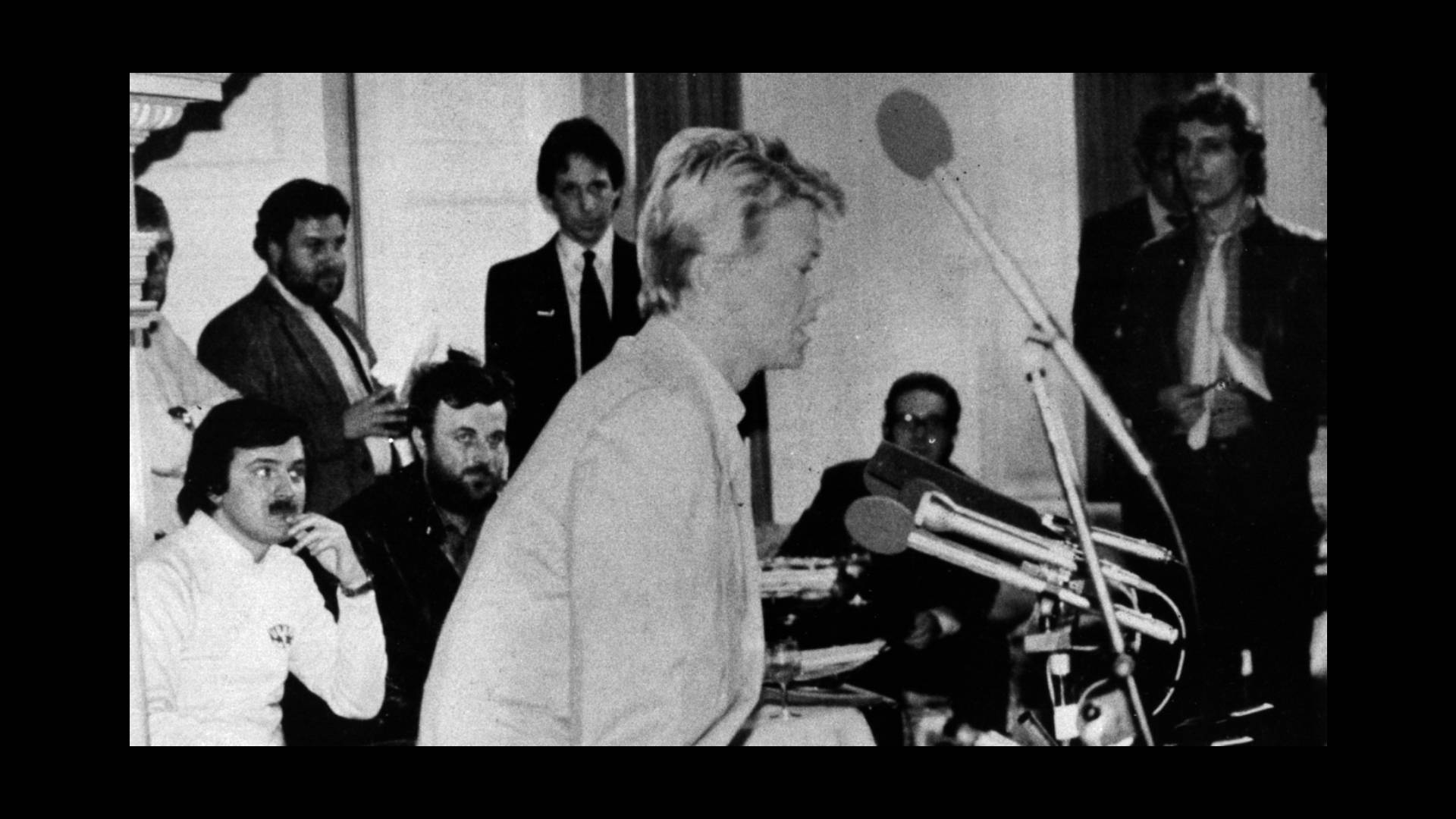 Ljude je zanimalo što Bowie pije i orgija li. Prije intervjua rekao mi je: Ante, imaš odlično odijelo