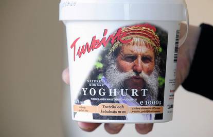 Grk tuži švedsku mljekaru zbog svoje slike na jogurtu