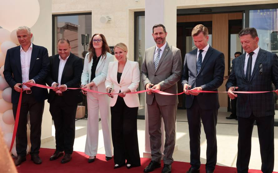 Prvi Hilton hotel na hrvatskim otocima otvoren je uz prisustvo državnih i lokalnih dužnosnika