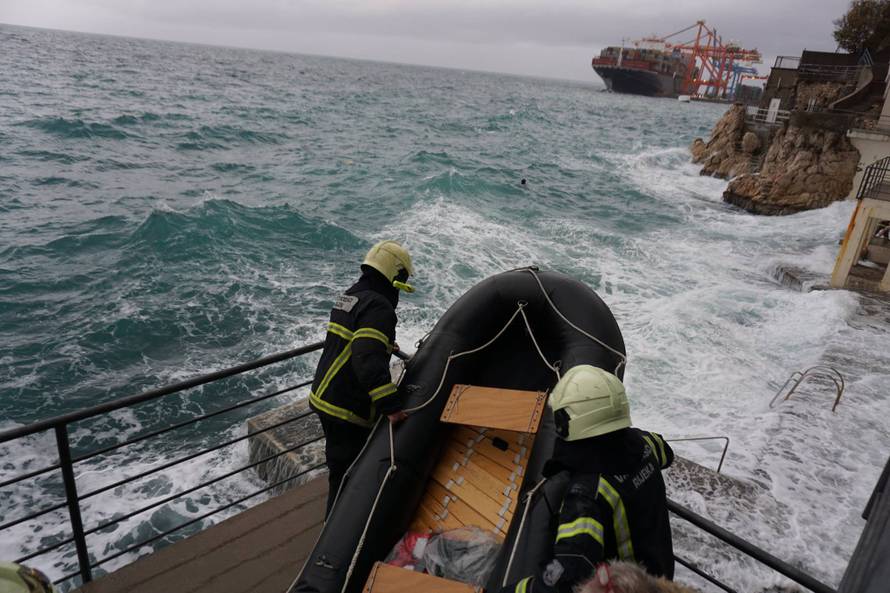 Tragično novogodišnje kupanje: Dva kupača utopila se u Rijeci