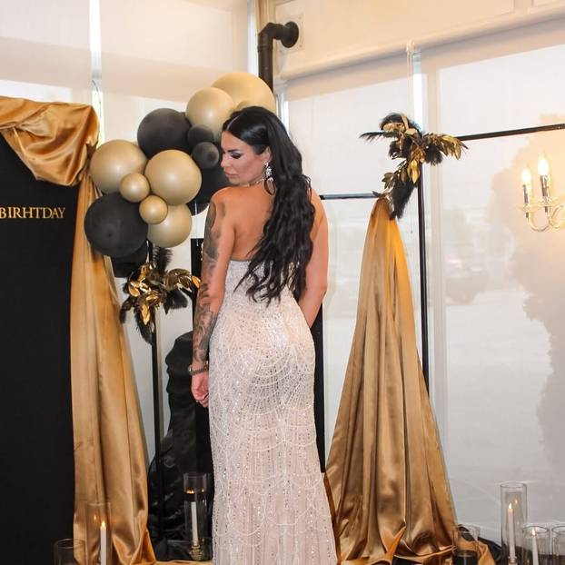 FOTO Tukla se sa ZET-ovcem, a sad je opet uhićena! Evo s kojim Hrvatom je posebno bliska...