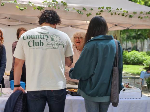 FOTO Ovi kolači bez mlijeka i jaja privlačili su pažnju slučajnih prolaznika