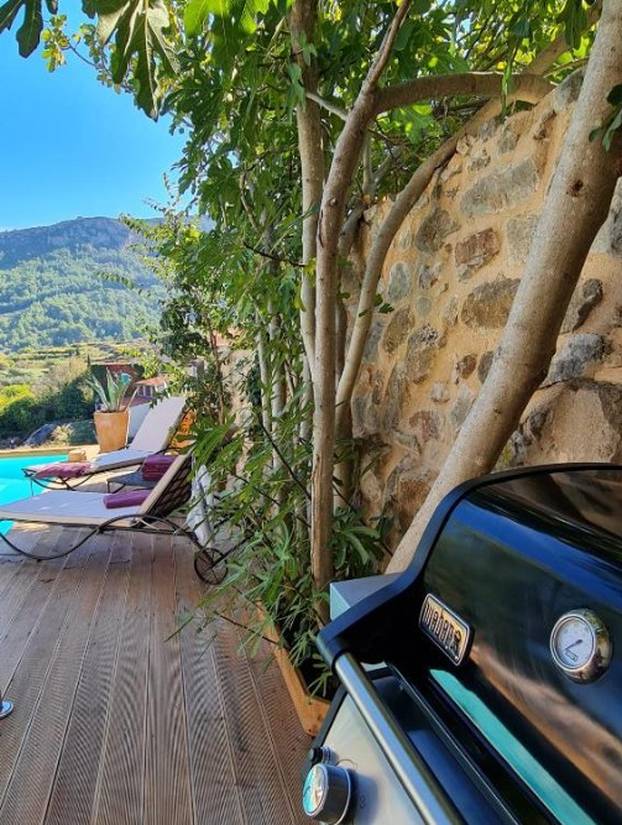 FOTO Dvor Pitve Villas: Mir i autentičnost otoka Hvara u malom dalmatinskom selu