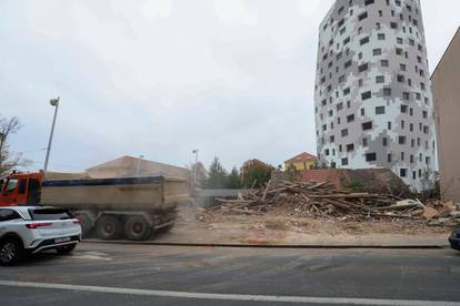 FOTO Srušili kuću na križanju Ulice Sv. Duh i Ilice: U njoj se godinama nalazila pekara