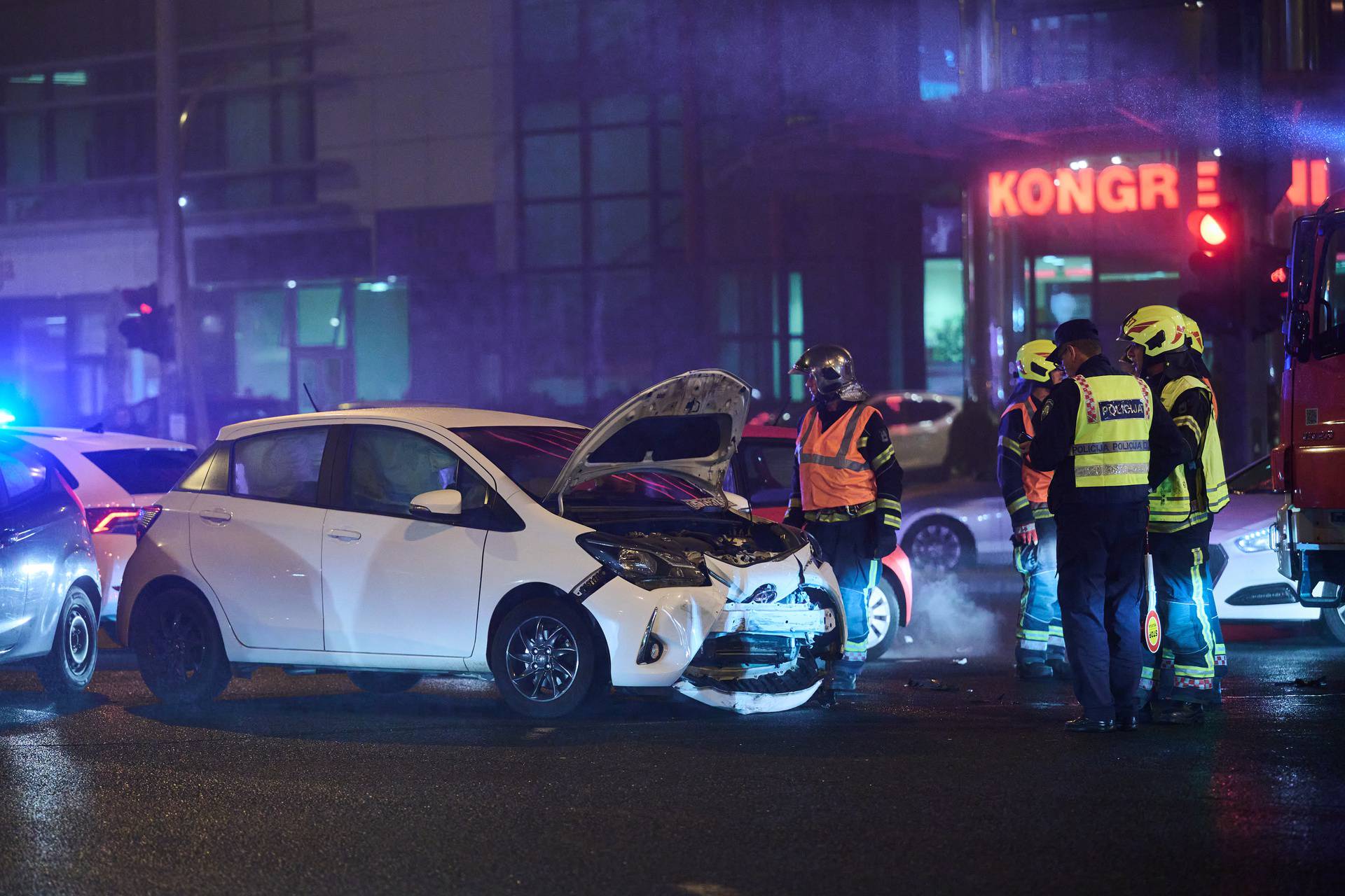 Zagreb: Prometna nesreća na križanju Zagrebačke avenije i Ulice Josipa Slavenskog