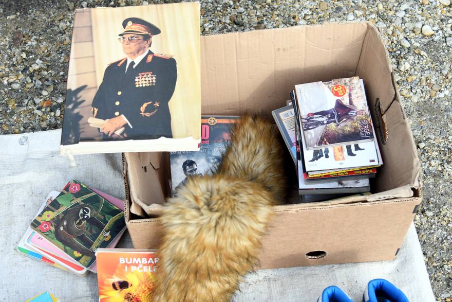 Buvljak u Koprivnici: Bilo kuda, Josip Broz Tito svuda...