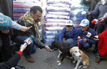 Želi biti primjer: Steven Seagal udomio je psa u Rumunjskoj