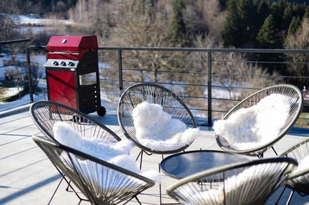 FOTO Ova vila na malom brežuljku u Delnicama nudi luksuz i užitke cijele godine