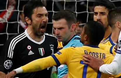 Uefa optužila Buffona! 'Sudac ima kantu smeća umjesto srca'
